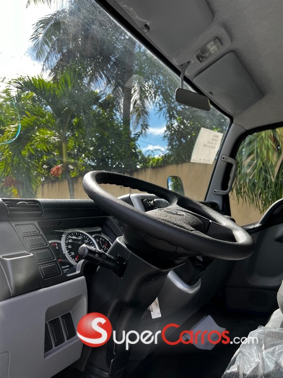 2027 Mitsubishi Motors Canter Cama Larga — foto 7 / 12