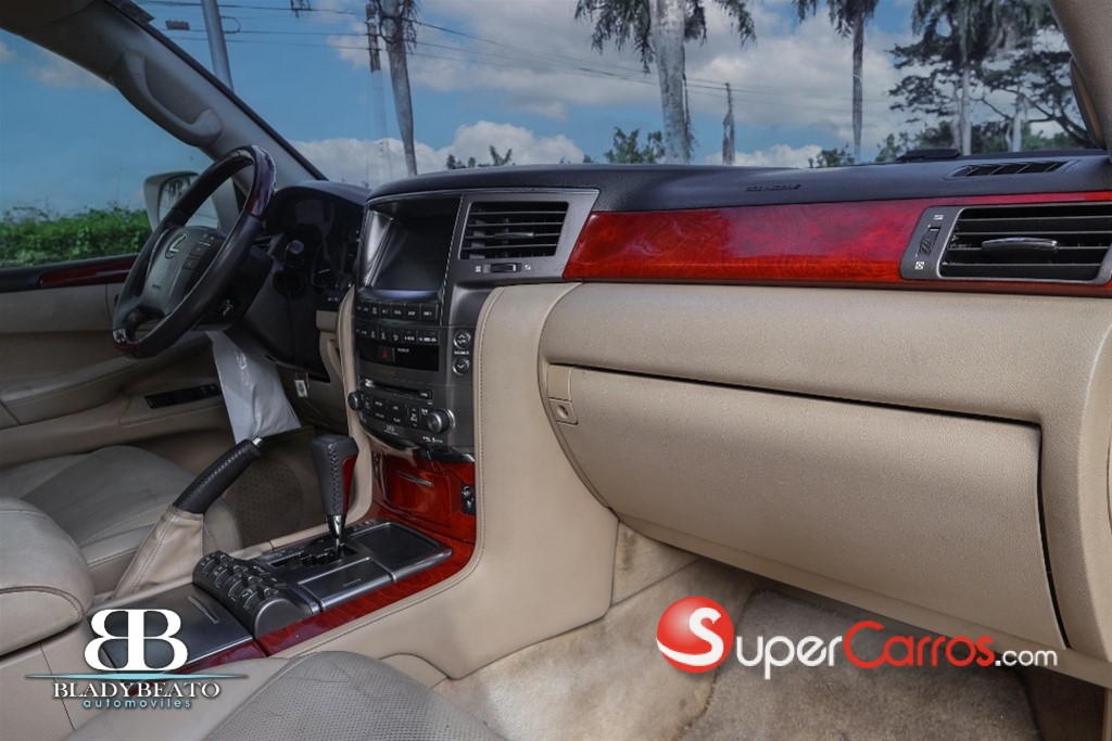 2009 Lexus LX 570 — foto 6 / 10