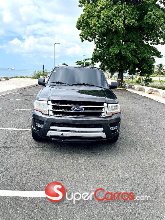 2016 Ford Expedition XLT — foto 7 / 12
