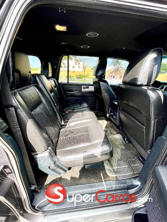 2016 Ford Expedition XLT — foto 12 / 12
