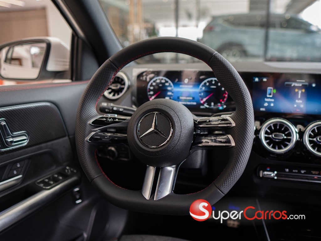 2025 Mercedes-Benz Clase GLA 200 AMG PLUS — foto 2 / 6