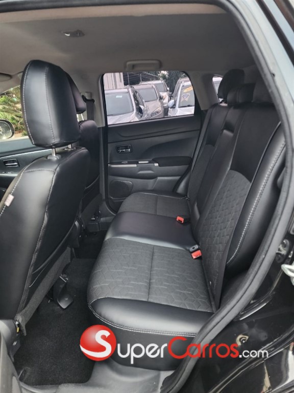 2020 Mitsubishi Motors Outlander Sport SE — foto 4 / 9