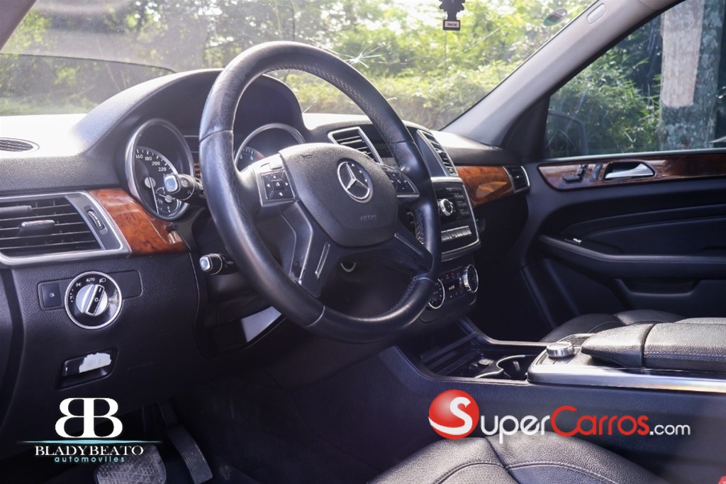 2013 Mercedes-Benz Clase ML 300 4 Matic — foto 2 / 12