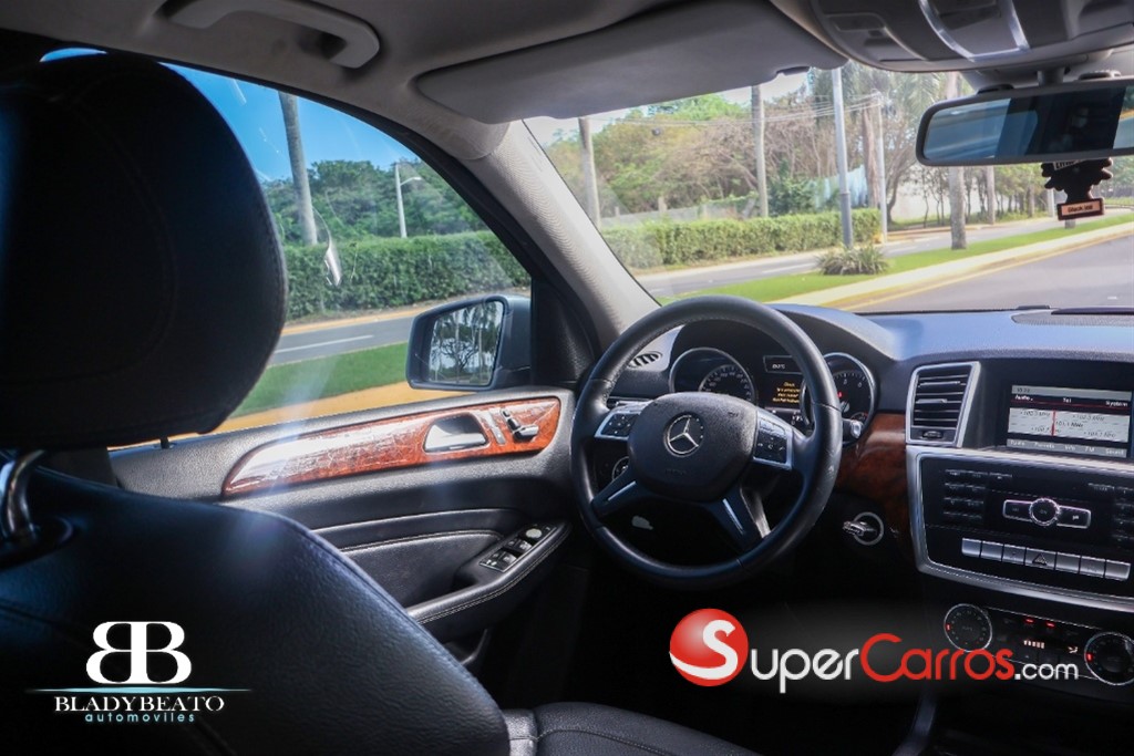 2013 Mercedes-Benz Clase ML 300 4 Matic — foto 8 / 12