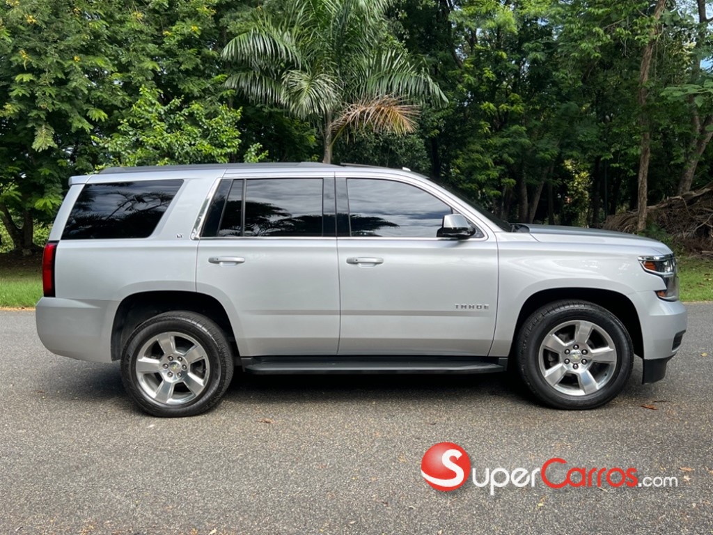 2017 Chevrolet Tahoe LT — foto 3 / 12