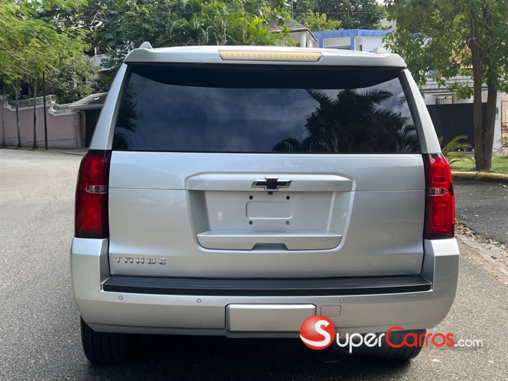 2017 Chevrolet Tahoe LT — foto 4 / 12