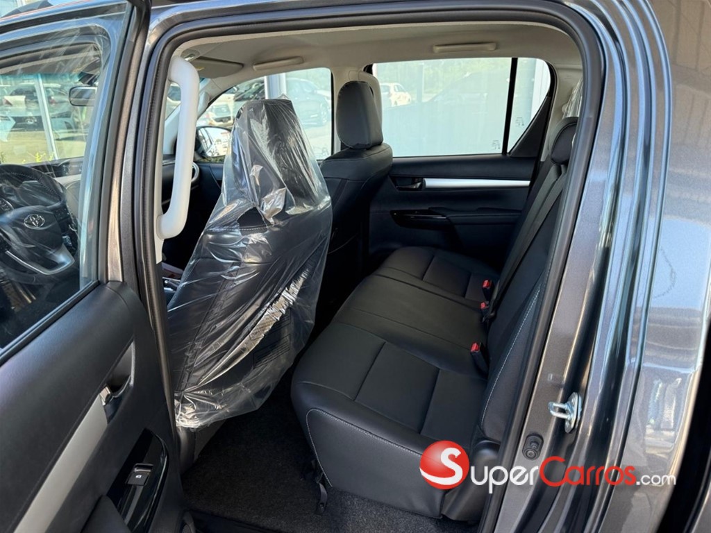 2026 Toyota Hilux WIDE TREAD — foto 5 / 9