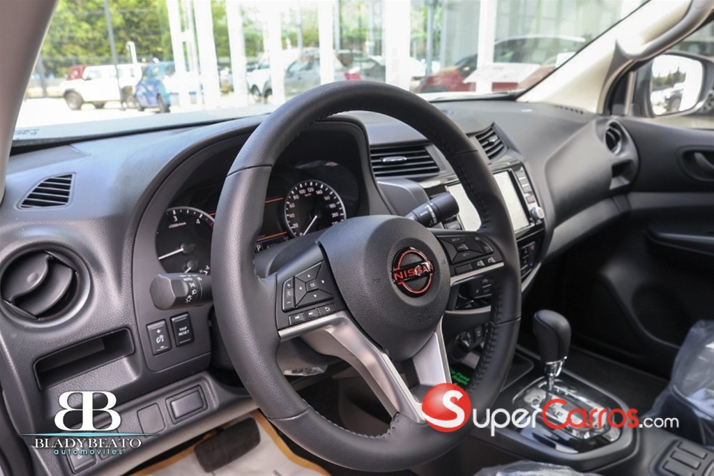 2027 Nissan Frontier Pro-4X — foto 2 / 12