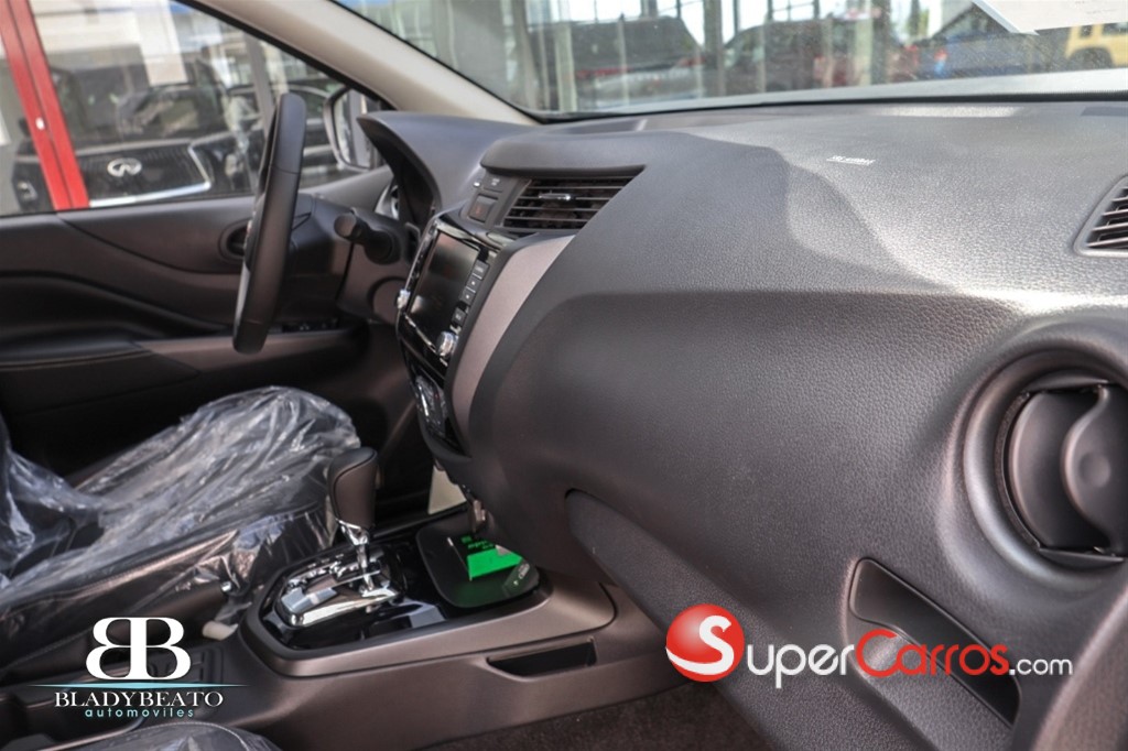 2027 Nissan Frontier Pro-4X — foto 6 / 12