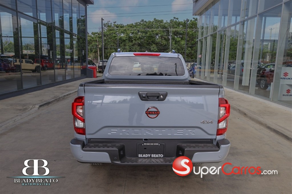 2027 Nissan Frontier Pro-4X — foto 11 / 12