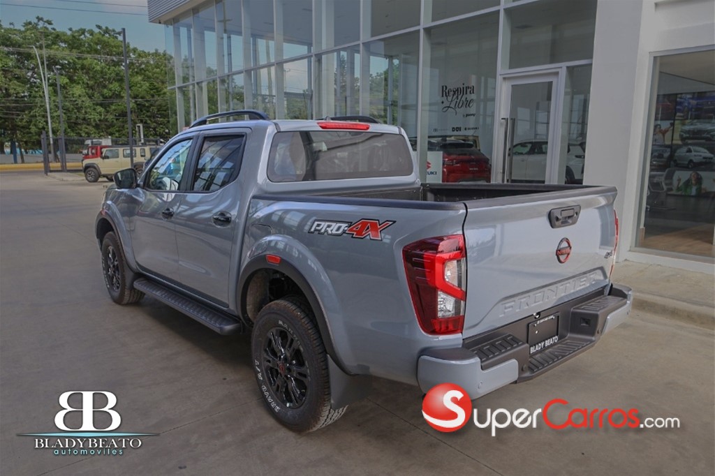 2027 Nissan Frontier Pro-4X — foto 12 / 12