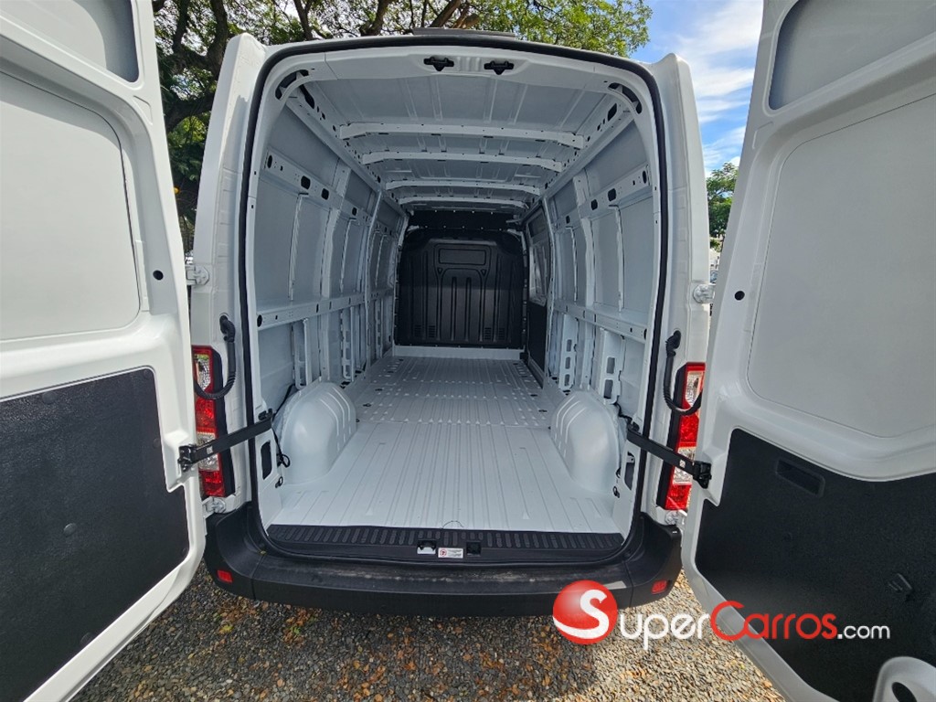 2027 Renault Master Carga — foto 8 / 11