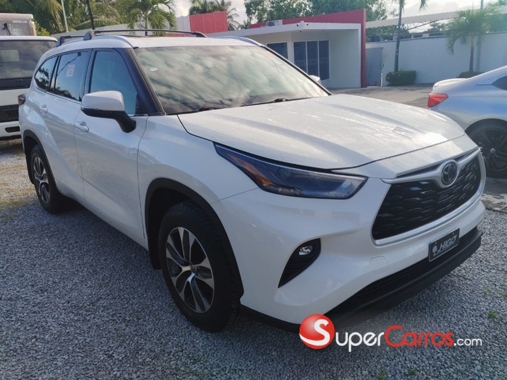2021 Toyota Highlander XLE — foto 2 / 12