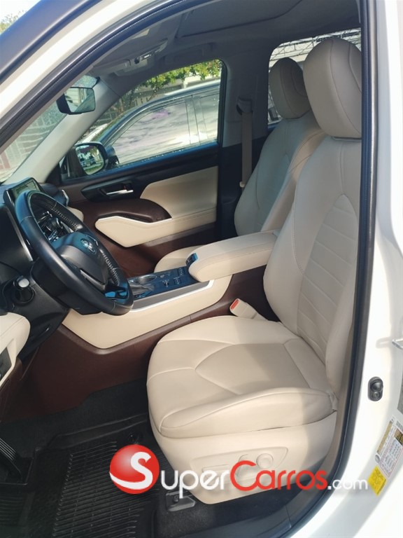 2021 Toyota Highlander XLE — foto 7 / 12