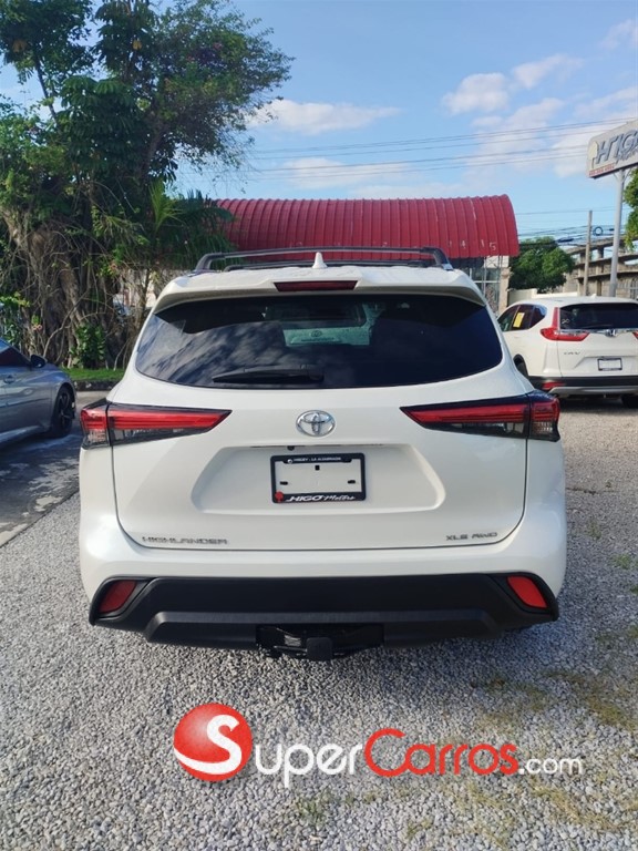 2021 Toyota Highlander XLE — foto 8 / 12