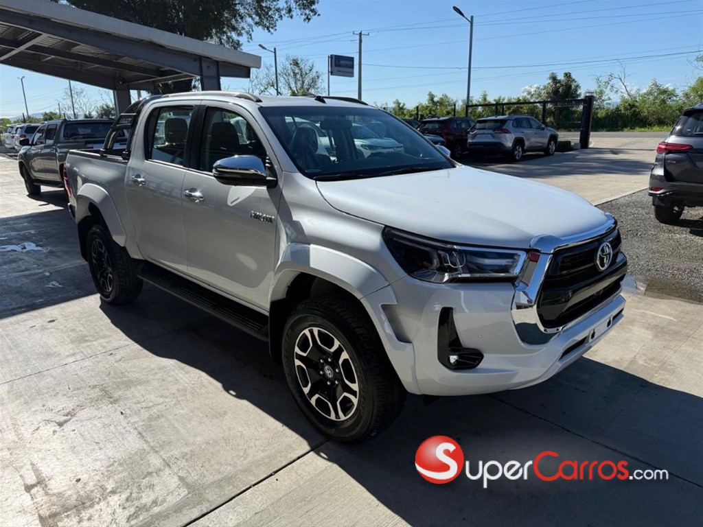 2025 Toyota Hilux WIDE TREAD — foto 2 / 9