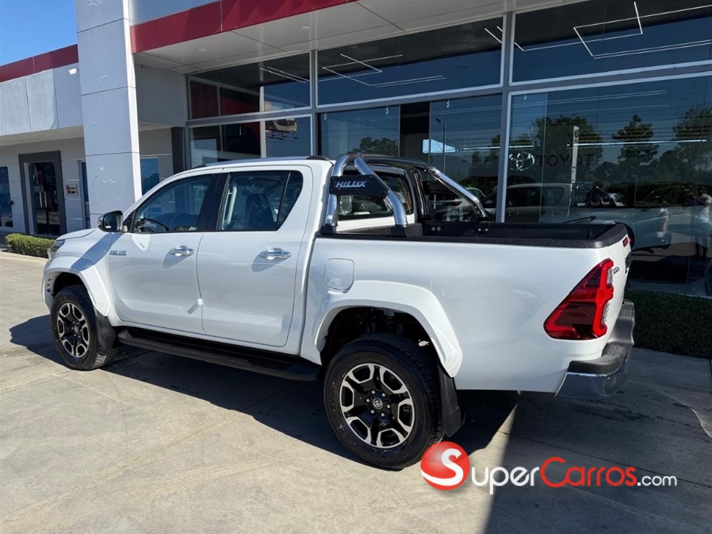 2025 Toyota Hilux WIDE TREAD — foto 3 / 9