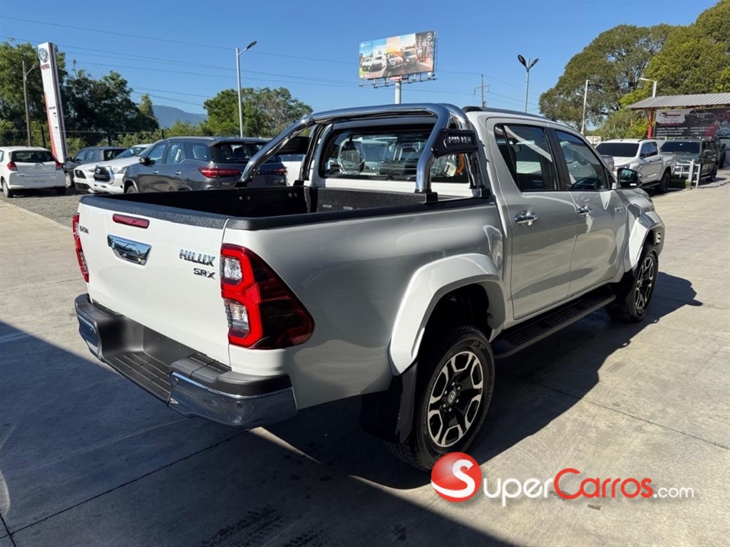 2025 Toyota Hilux WIDE TREAD — foto 4 / 9