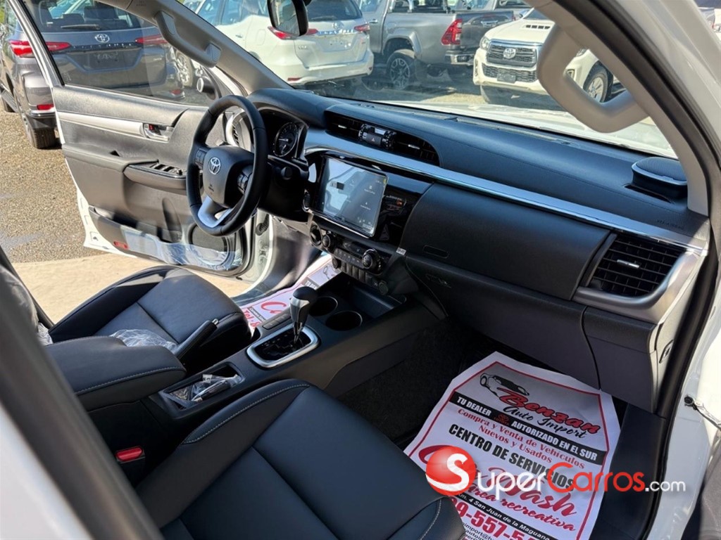 2025 Toyota Hilux WIDE TREAD — foto 6 / 9