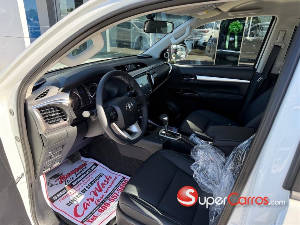 2025 Toyota Hilux WIDE TREAD — foto 7 / 9