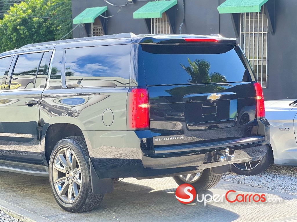 2017 Chevrolet Suburban LT — foto 5 / 10