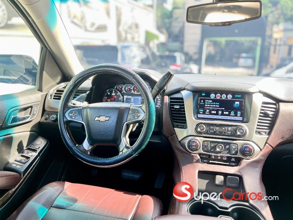 2017 Chevrolet Suburban LT — foto 7 / 10