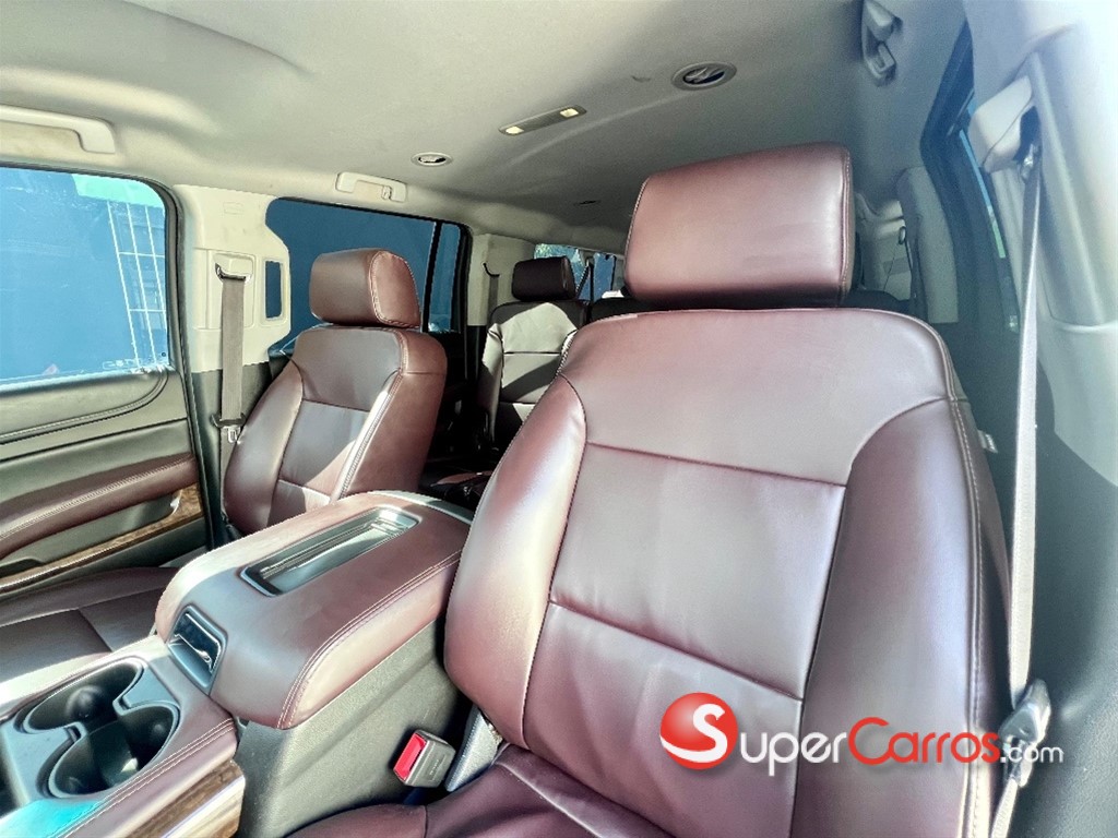 2017 Chevrolet Suburban LT — foto 8 / 10