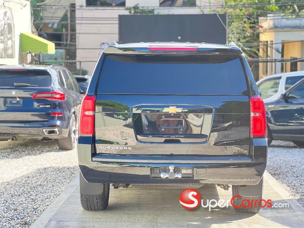 2017 Chevrolet Suburban LT — foto 10 / 10