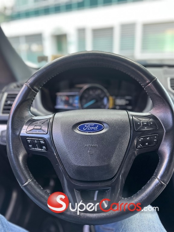 2019 Ford Explorer Limited — foto 6 / 10