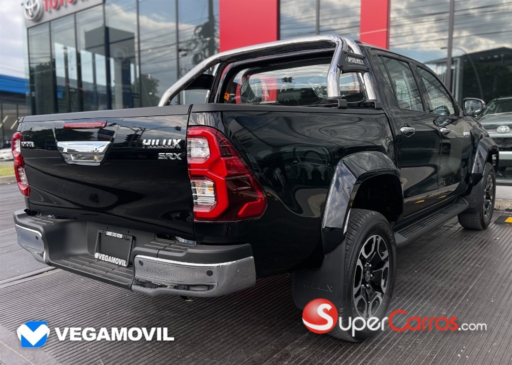 2025 Toyota Hilux WIDE TREAD — foto 4 / 12