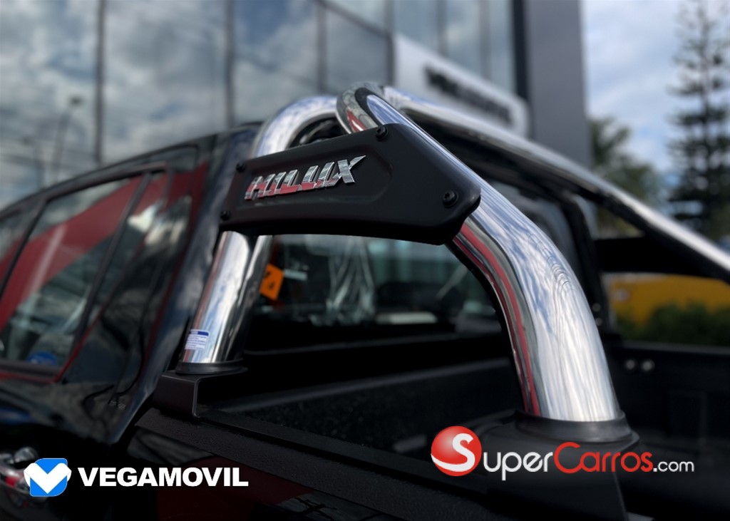 2025 Toyota Hilux WIDE TREAD — foto 8 / 12