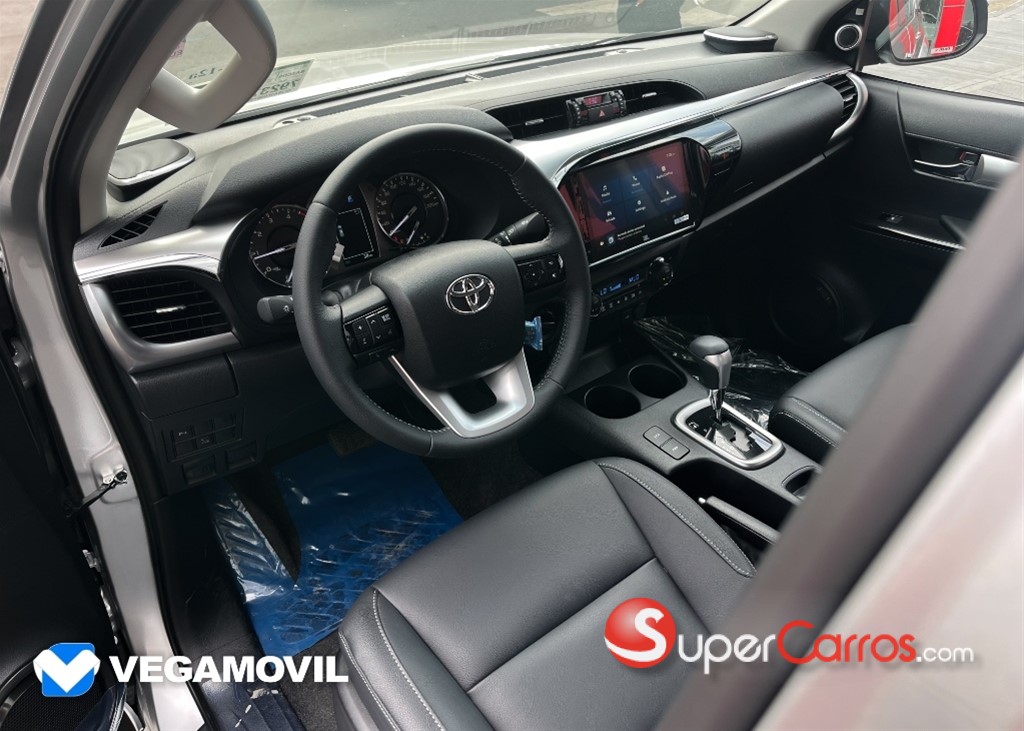 2025 Toyota Hilux WIDE TREAD — foto 10 / 12