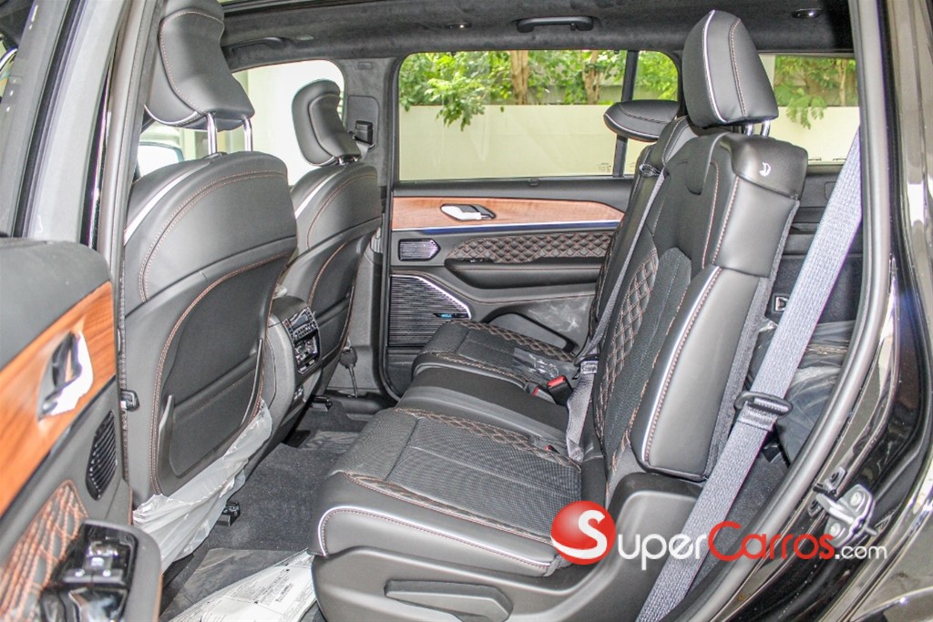 2025 Jeep Grand Cherokee L Summit Reserve — foto 10 / 12