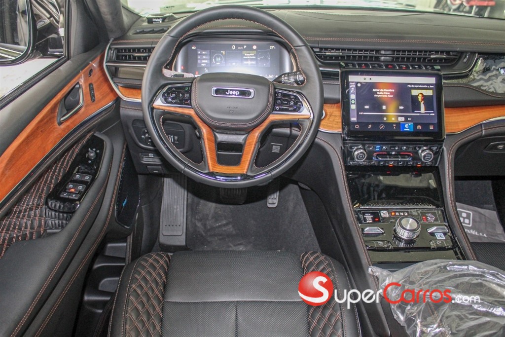 2025 Jeep Grand Cherokee L Summit Reserve — foto 12 / 12