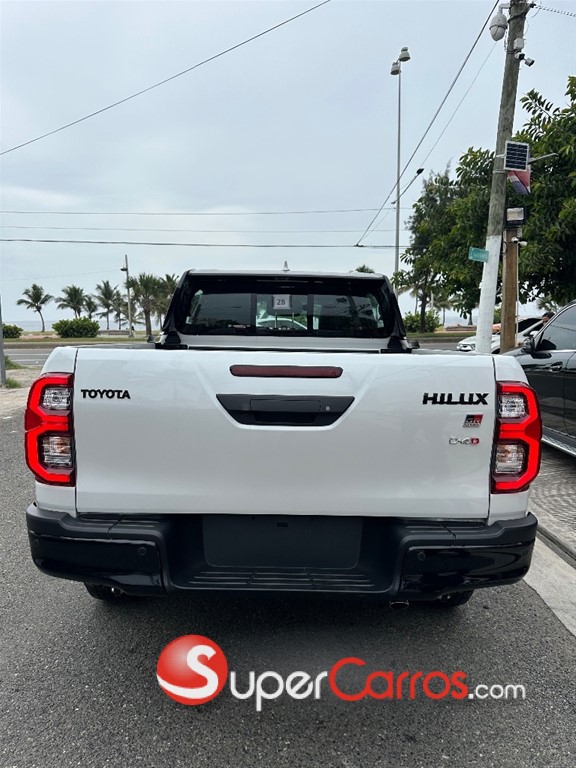 2025 Toyota Hilux GR Sport — foto 3 / 11