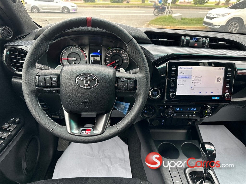 2025 Toyota Hilux GR Sport — foto 4 / 11