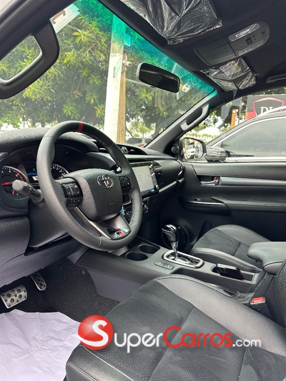 2025 Toyota Hilux GR Sport — foto 7 / 11