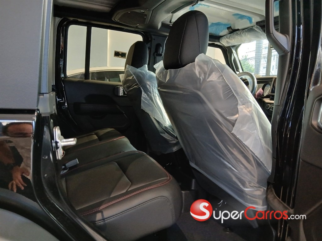 2025 Jeep Wrangler Rubicon — foto 8 / 12
