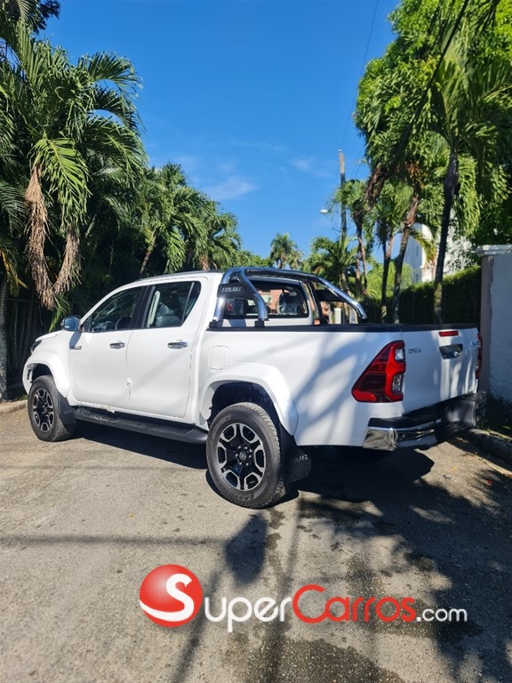2026 Toyota Hilux WIDE TREAD — foto 3 / 9