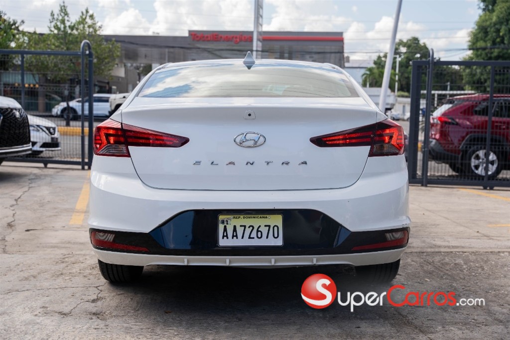 2020 Hyundai Elantra SEL — foto 3 / 12