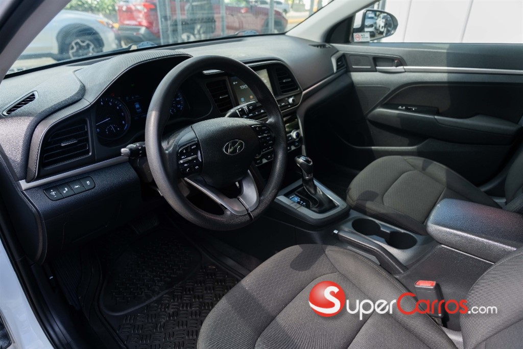 2020 Hyundai Elantra SEL — foto 9 / 12