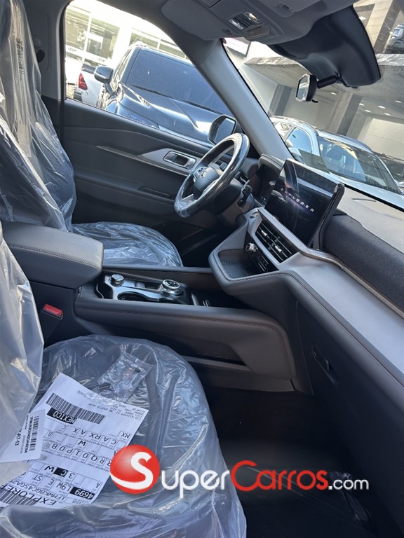 2025 Ford Explorer Active — foto 4 / 11
