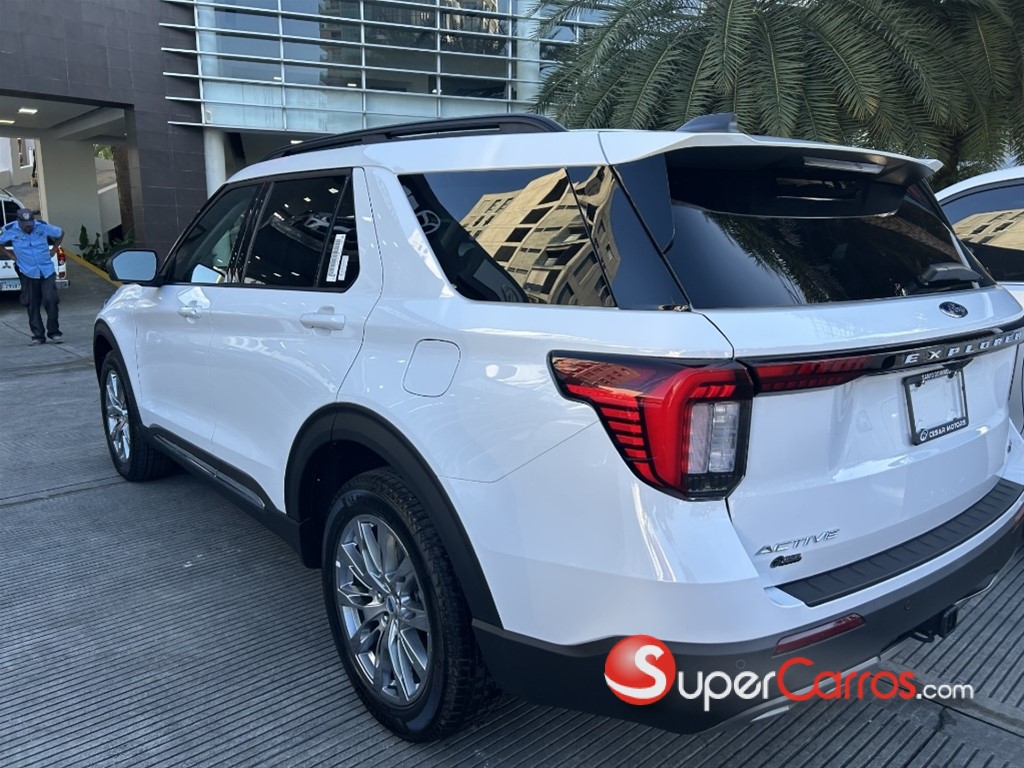 2025 Ford Explorer Active — foto 7 / 11