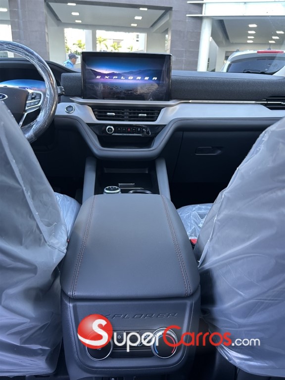 2025 Ford Explorer Active — foto 8 / 11