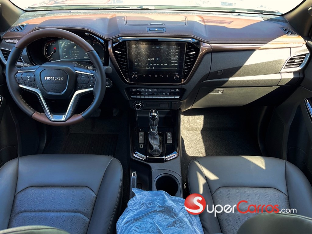 2025 Isuzu DMAX LSE — foto 6 / 11