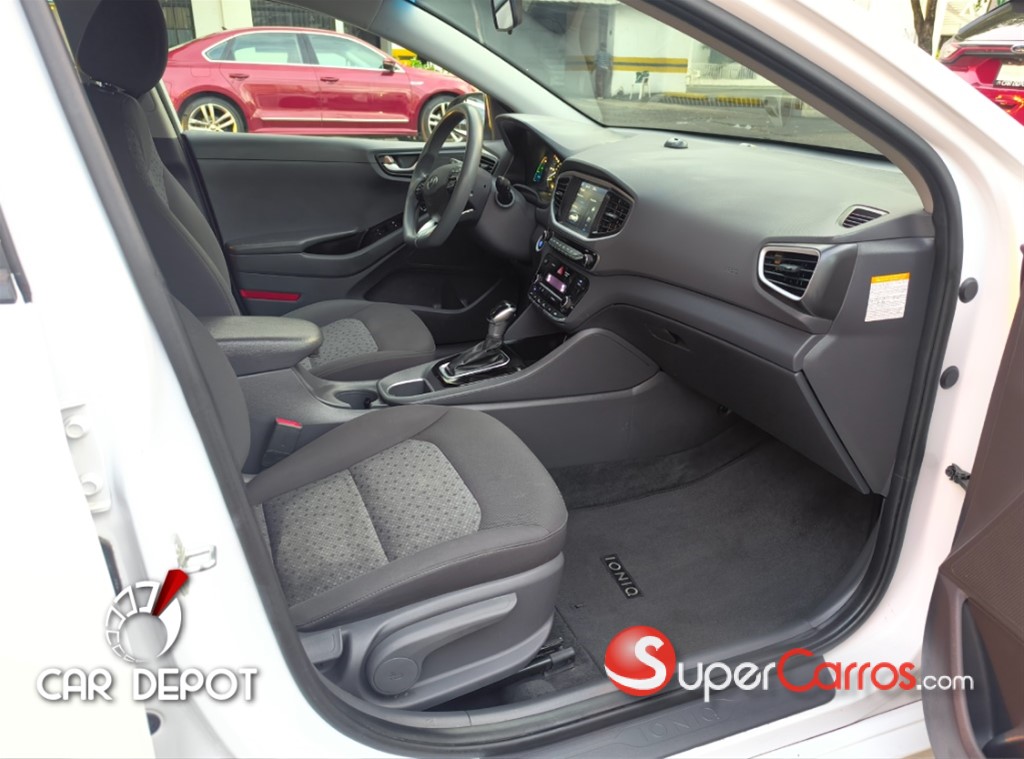 2019 Hyundai Ioniq — foto 9 / 12