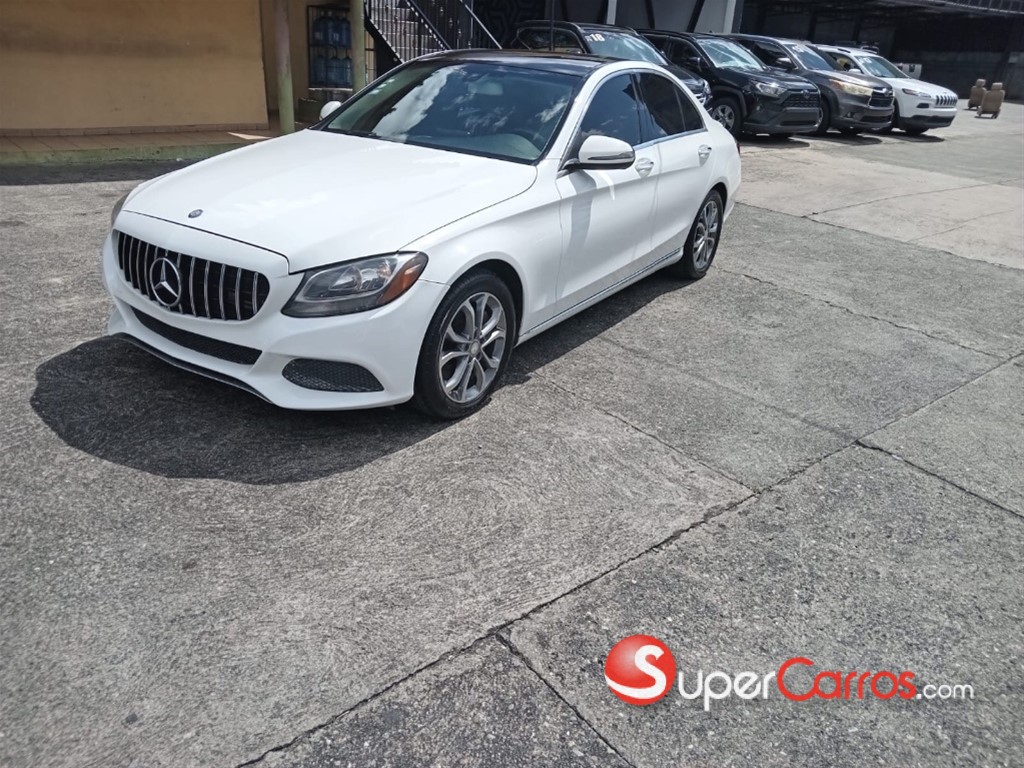 2016 Mercedes-Benz Clase C 300 — foto 2 / 12