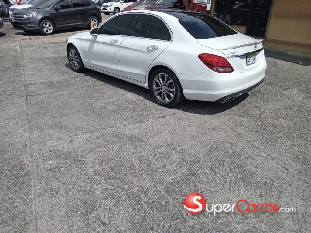 2016 Mercedes-Benz Clase C 300 — foto 3 / 12