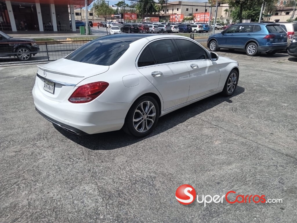 2016 Mercedes-Benz Clase C 300 — foto 8 / 12