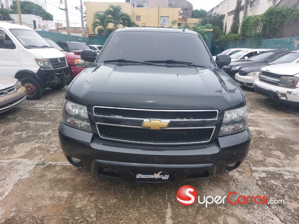 2013 Chevrolet Suburban — foto 2 / 10